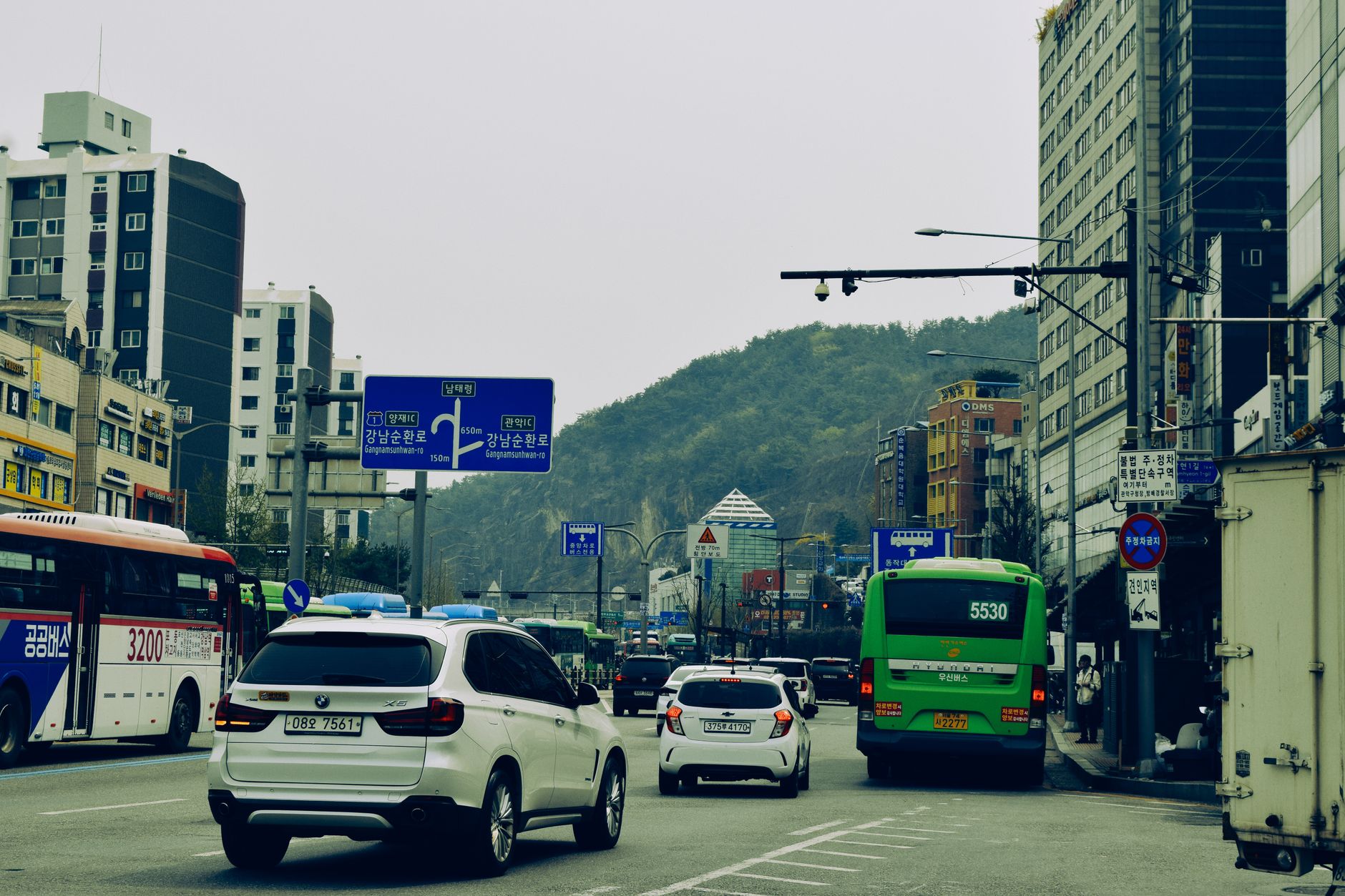South Korea at 500 Days: Reform, Memory and the Politics of Trust